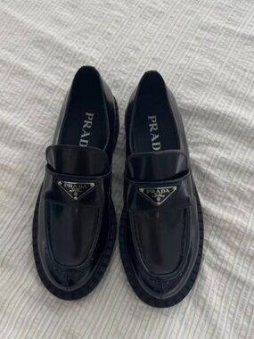 🧀Women’s Black Prada  Loafers🧀